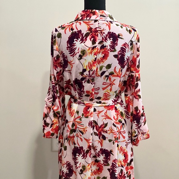 Beautiful Lane Bryant Floral Wrap Top w/Pockets; Size 14/16 *NWT* - Picture 5 of 8